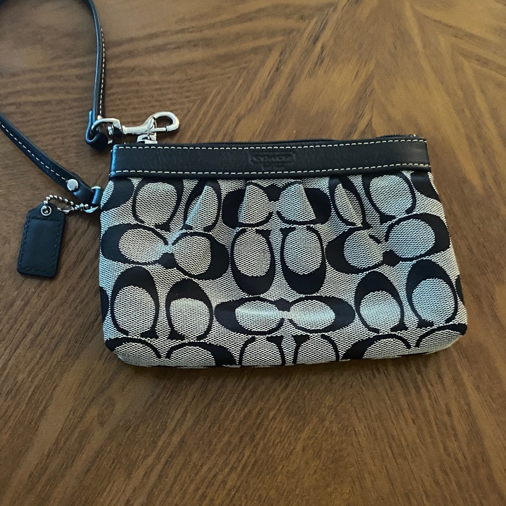 Coach Signature Black and Cream Wristlet